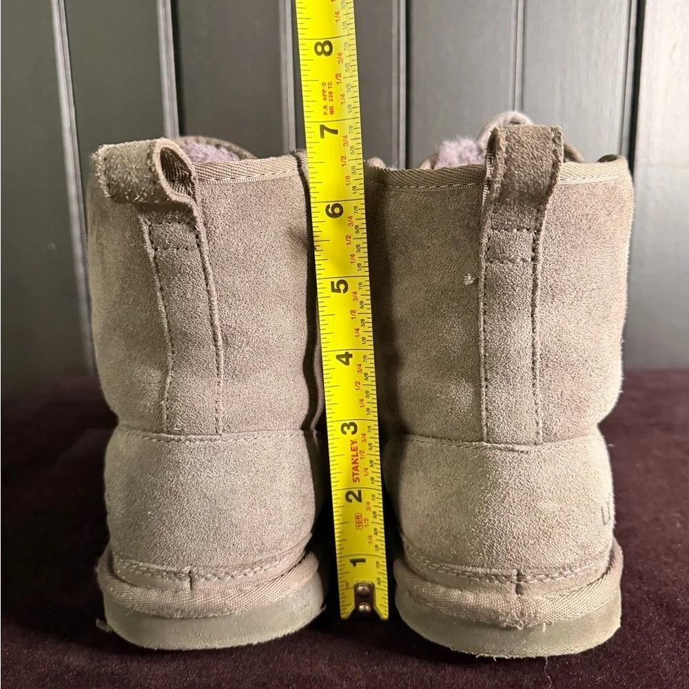 UGG Men’s Gray Suede Lace-Up Boots Size 8
